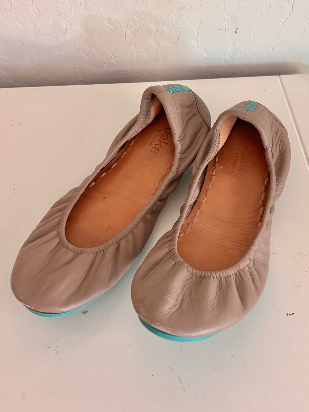Tieks Taupe Leather Ballet Flats with Teal Trim